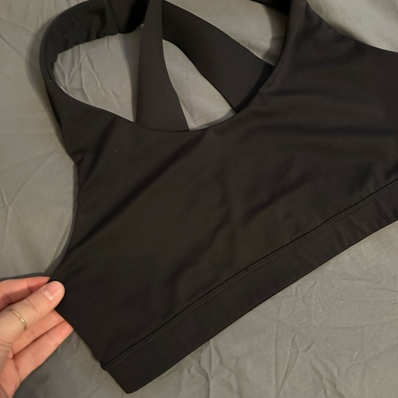 Old Navy - Medium Support PowerSoft Cross-Back Cutout Sports Bra - L - Picture 4 of 7